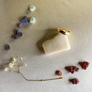 anillo-de-acero-inoxidable-con-bano-dorado-3