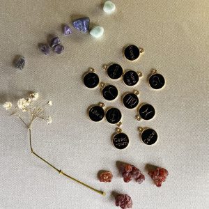 colgante-zodiacal-negro-de-luz-astral-acero-inoxidable