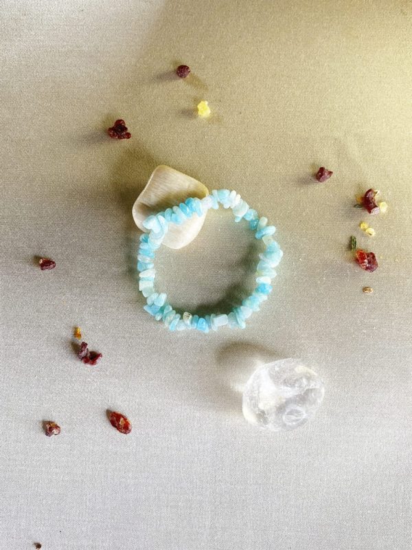 pulsera-elastica-con-chips-de-aguamarina