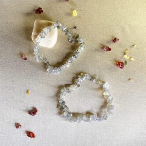 pulsera-elastica-con-chips-de-labradorita