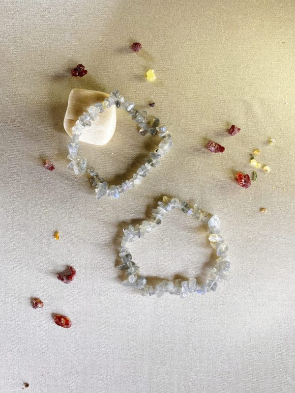 pulsera-elastica-con-chips-de-labradorita