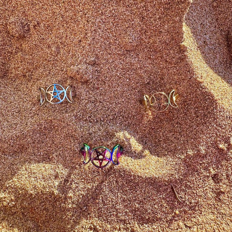 anillo dos lunas y estrellas