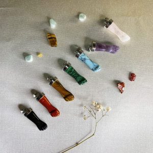colgante-puño-mineral-rodado