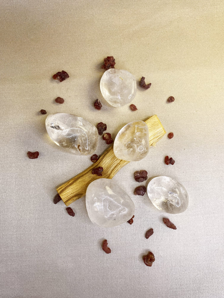 mineral-rodado-pulido-cuarzo-blanco