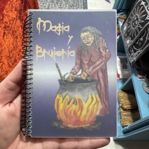 Libro Magia y Brujería